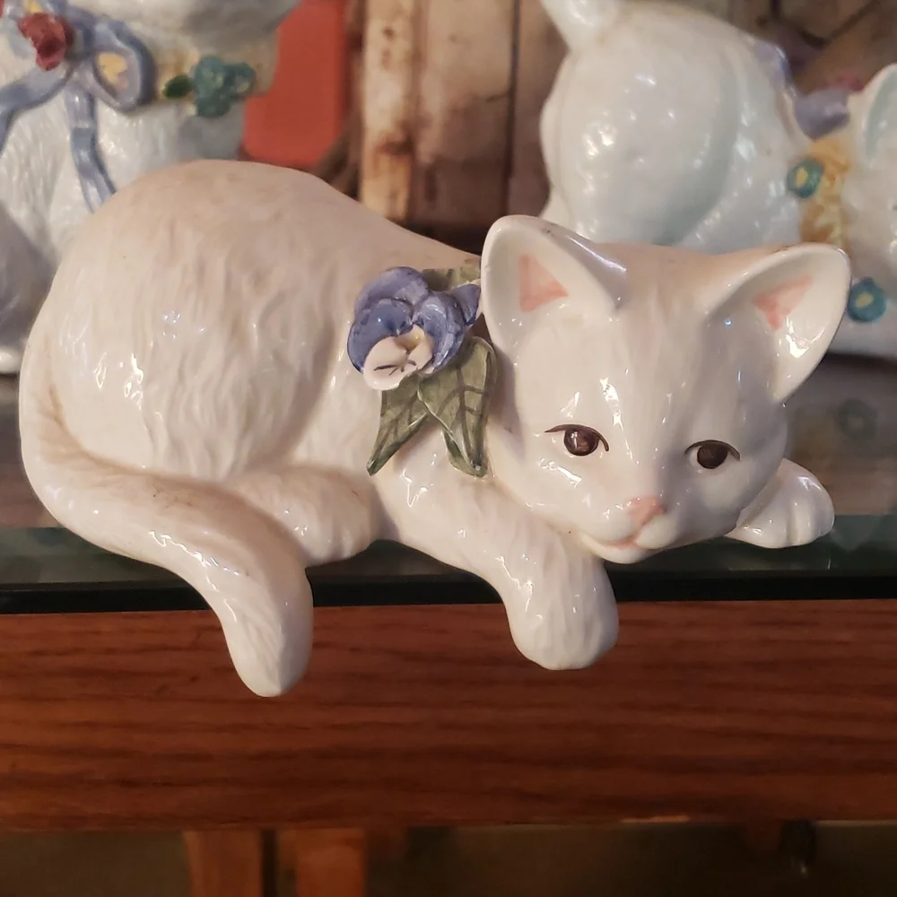 Vintage set of 3 white Kitten Cats home decor - Picture 2 of 16
